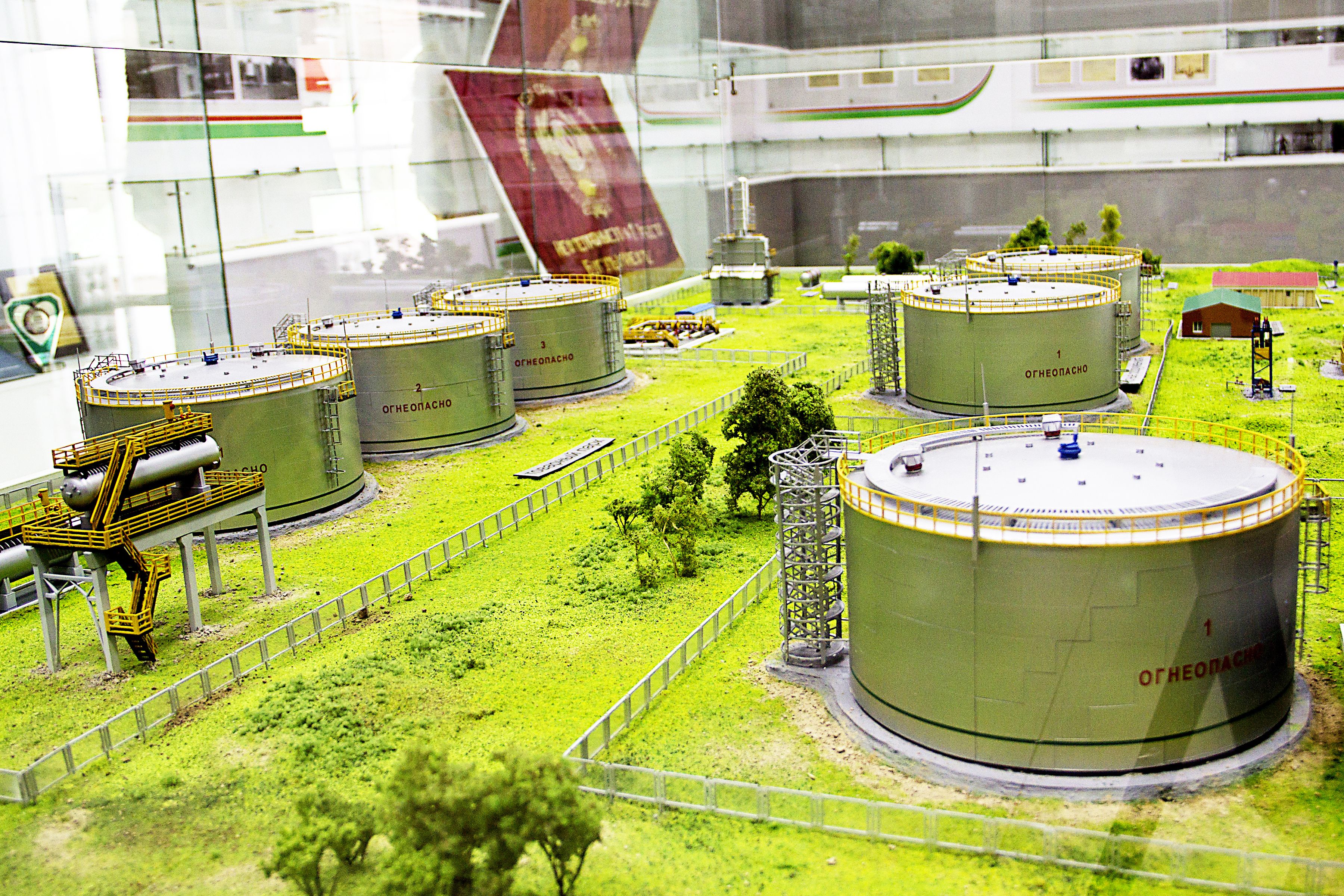 Макет добычи, подготовки нефти