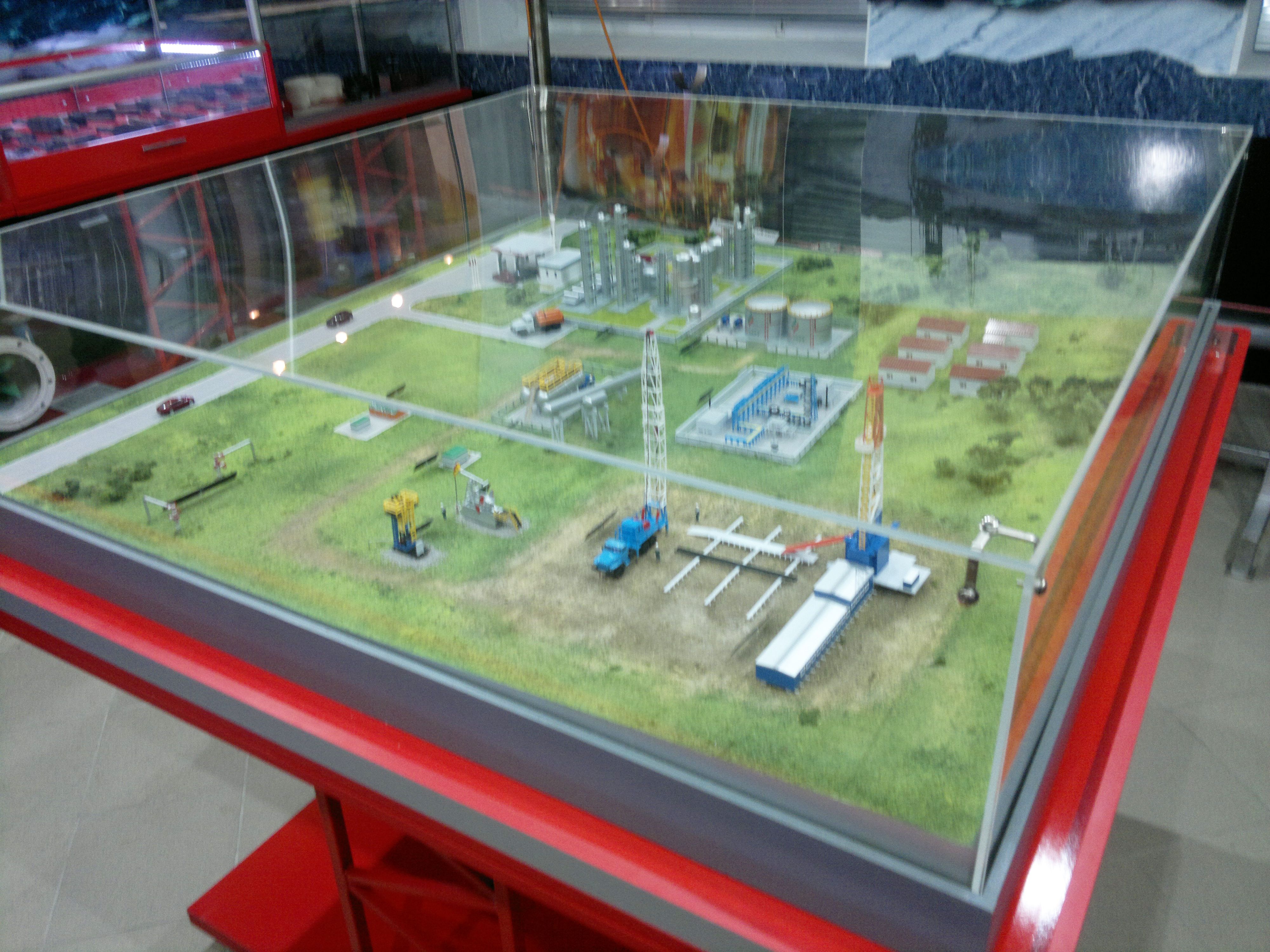 Макет подготовки нефти и газа