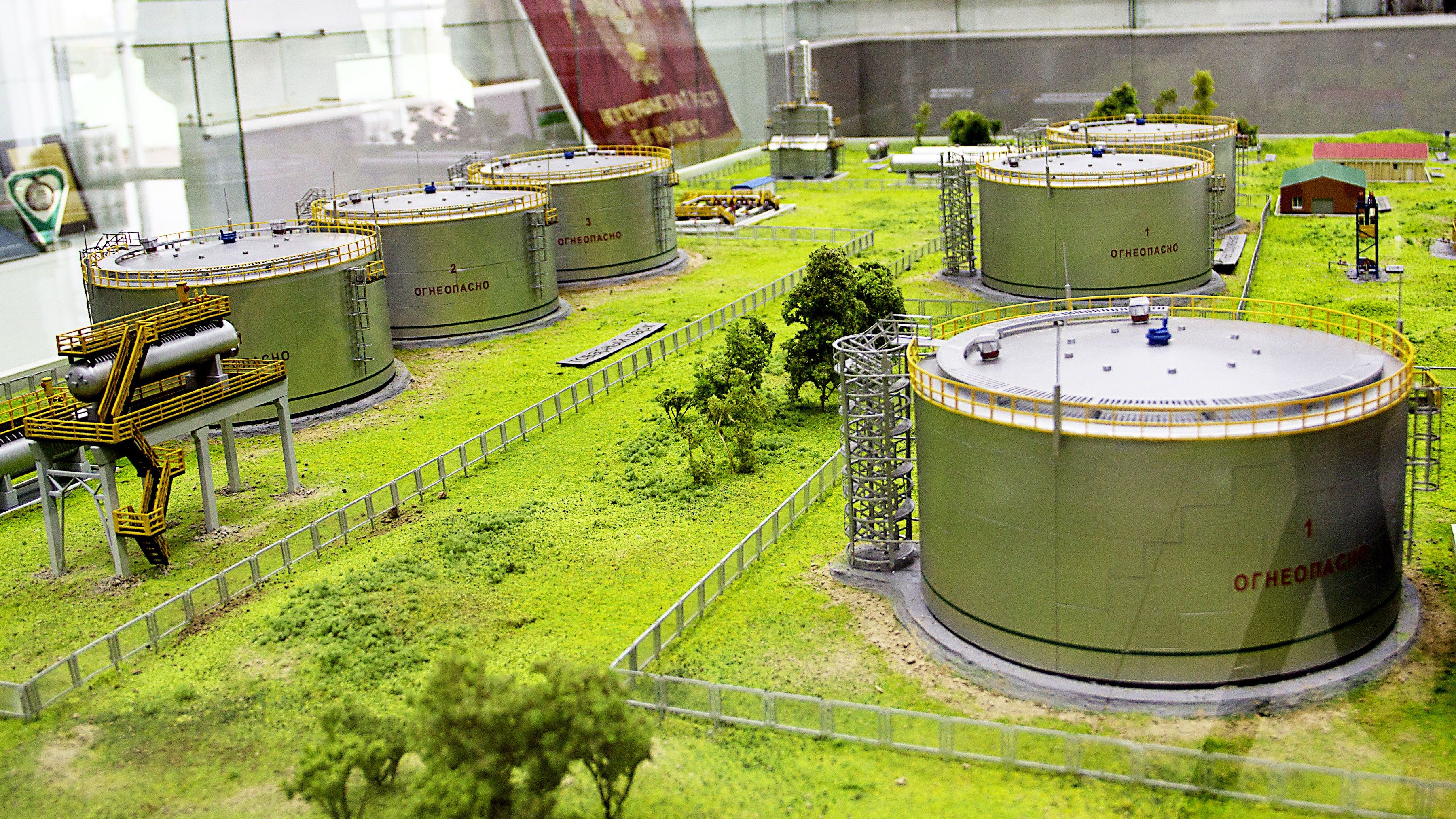 Макет добычи, подготовки нефти