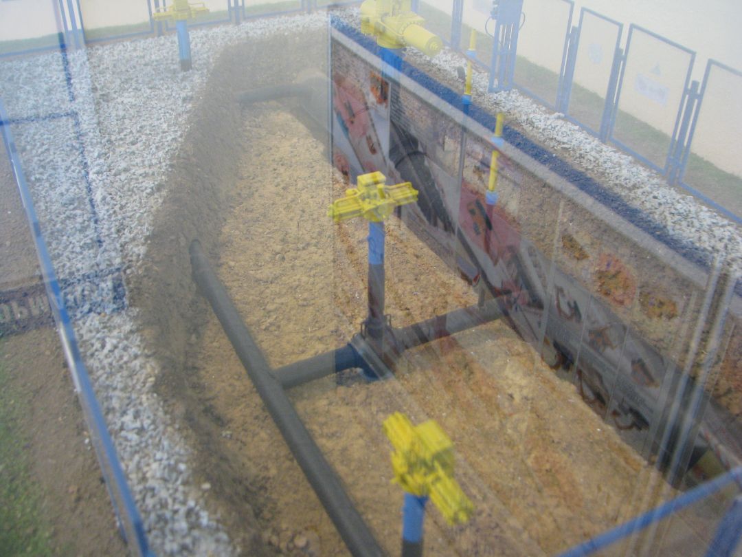 Макет крановой площадки газопровода