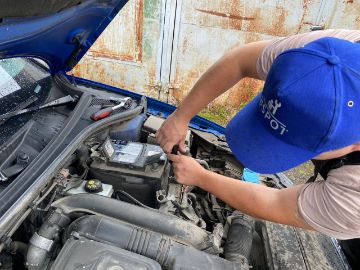 Выездная установка аккумулятора на автомобиль по санкт-Петербургу и Ленинградской области