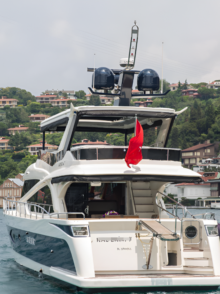 Аренда яхты в Турции Стамбул большая яхта