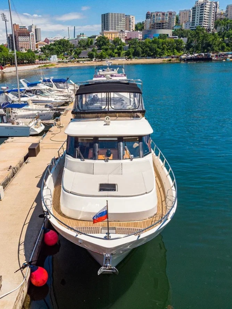 Аренда яхты во Владивостоке с капитаном