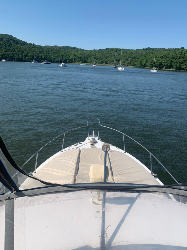 Аренда яхты во Владивостоке с капитаном