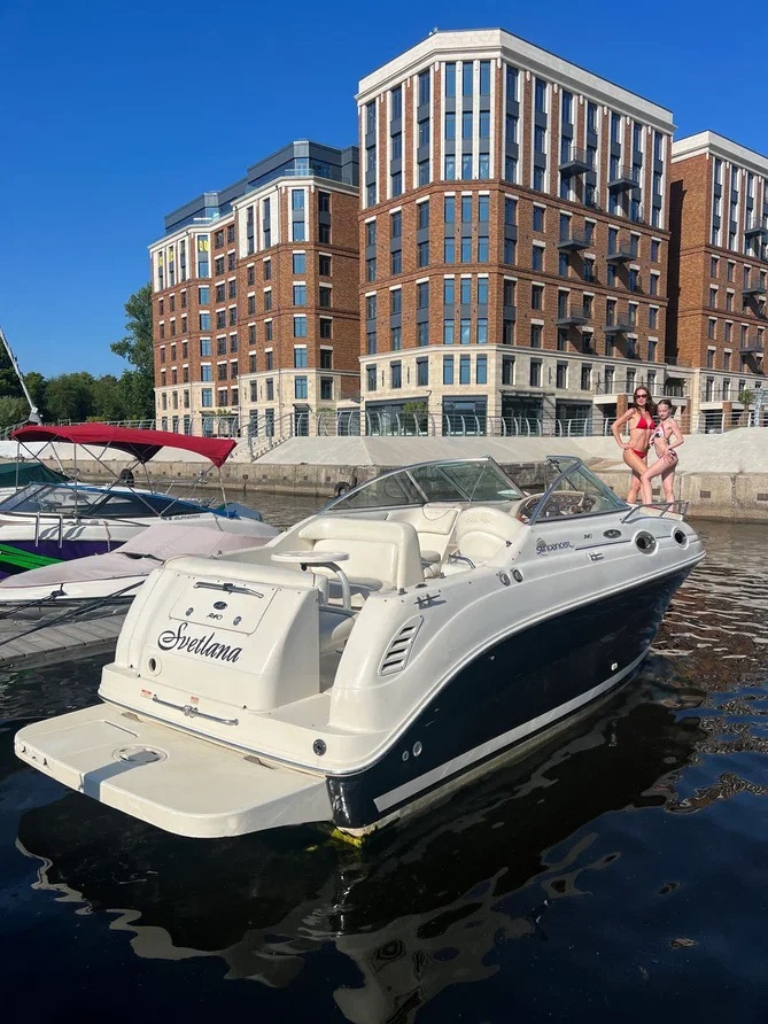 Аренда яхты в Санкт-Петербурге с капитаном