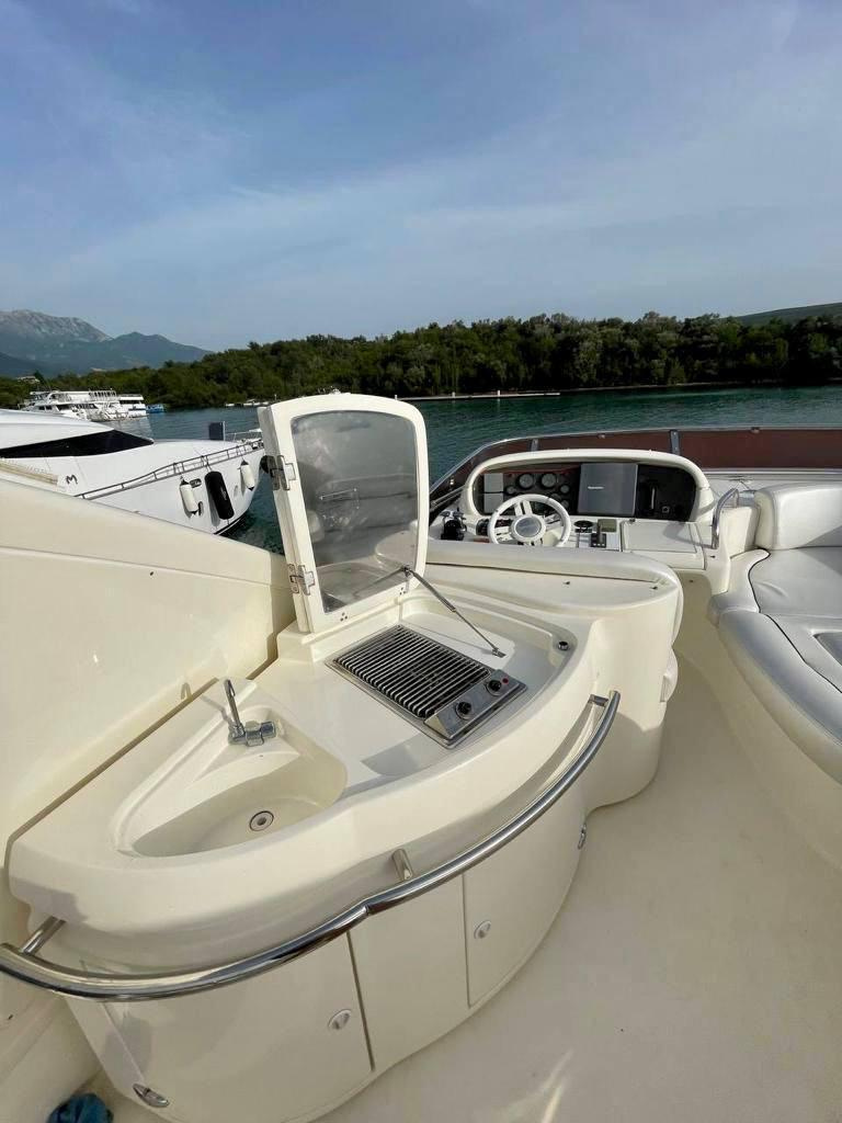 Аренда яхты в Черногории