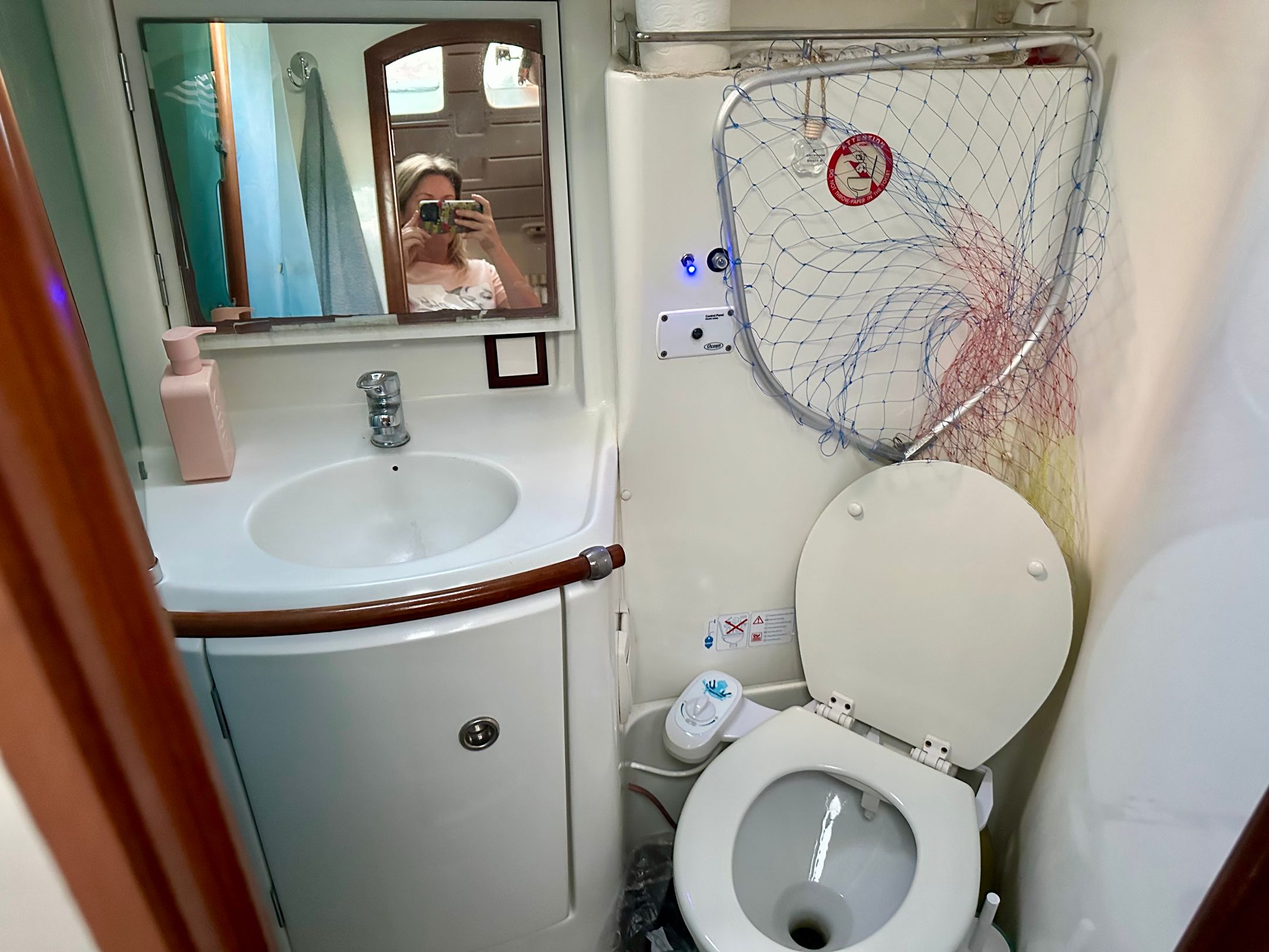 Аренда яхты в Турции туалет