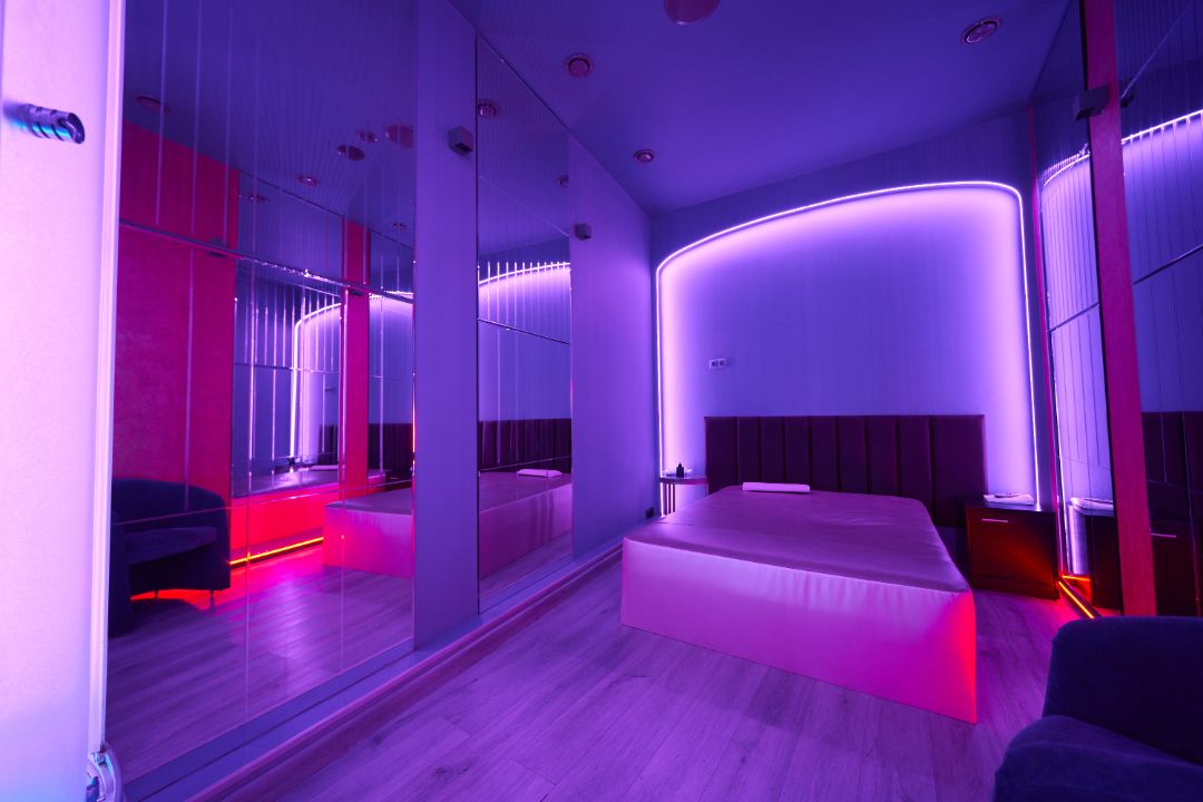 Porno va yalangoch Men senga yigitni sorishni orgataman