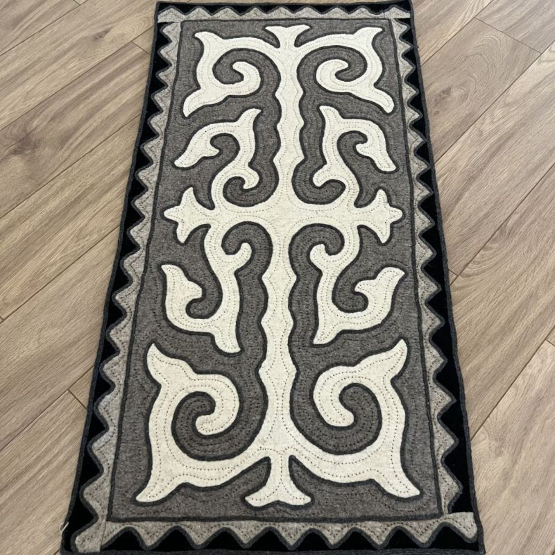 Сырмак в размере 0,65*1,25 м.