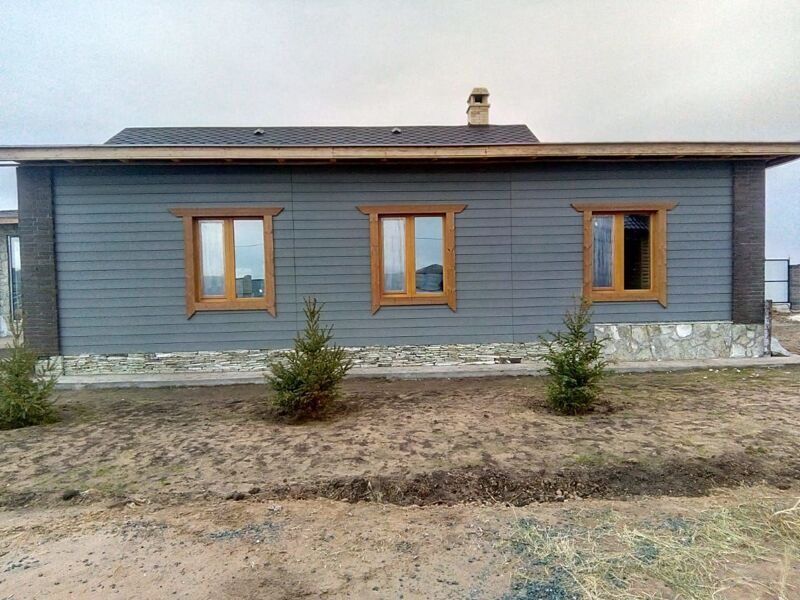 Серая фасадная панель ДПК