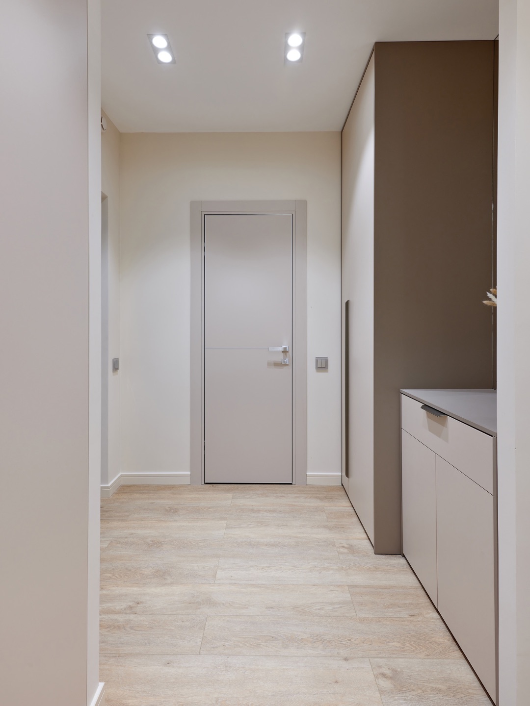 Строй команда: Построим все! просторная прихожая, прихожая студия, зонирование прихожей, мебель для прихожей, дизайн прихожей