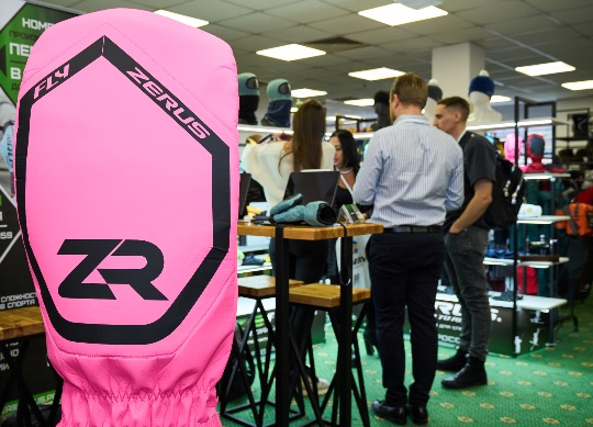 Самая большая сшитая перчатка в России от компании Zerus