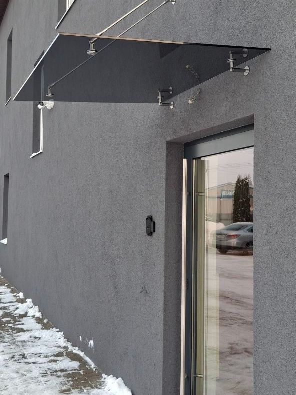 Навес (козырёк) из тонированного, закалённого стекла 10 мм, на тягах