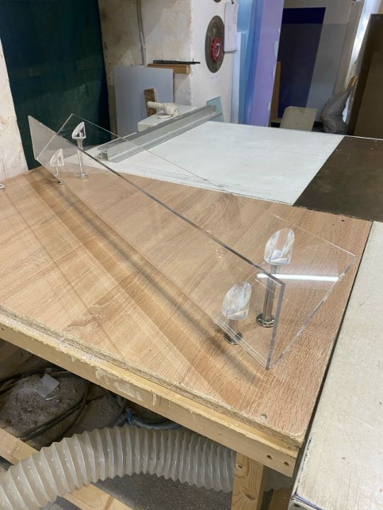 Витрина из оргстекла