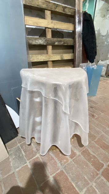 Стекающий стол, стол скатерть