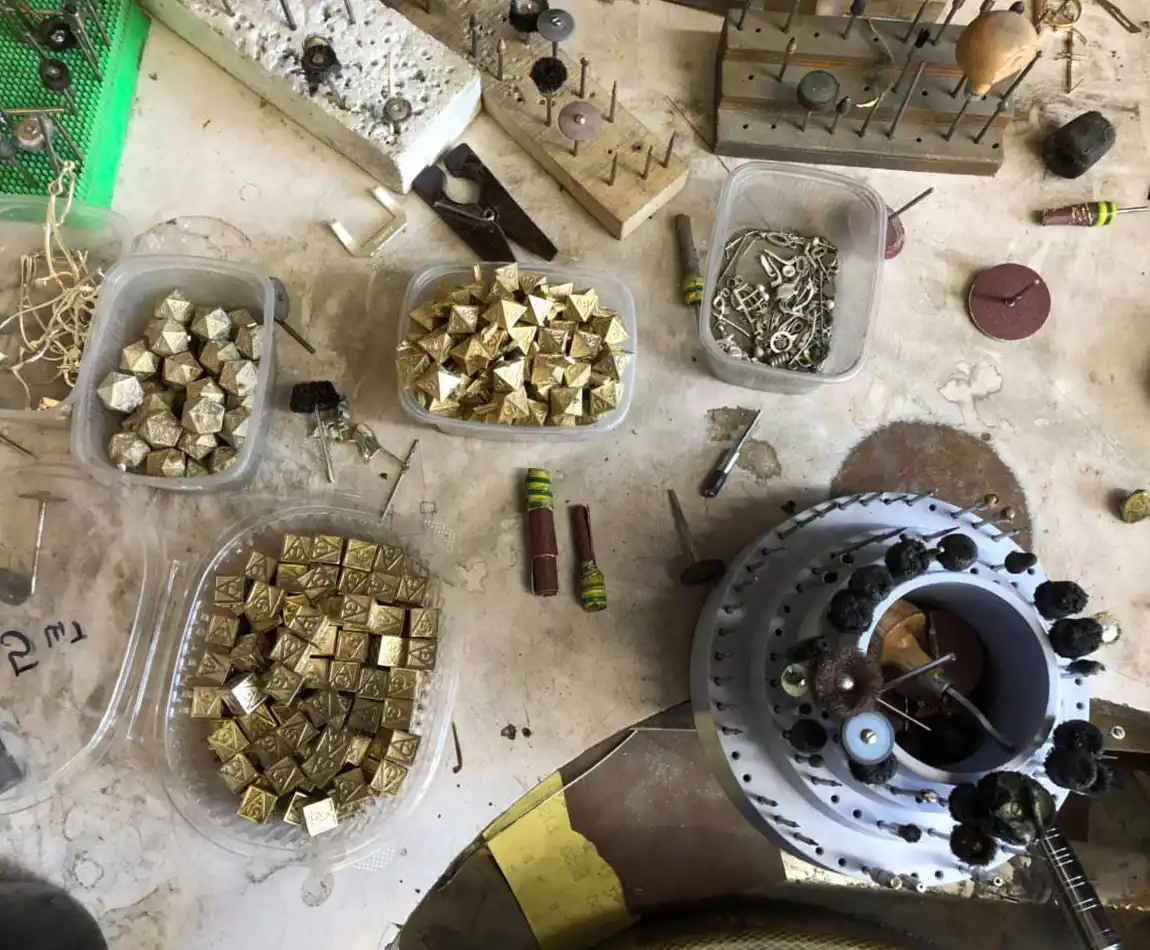 Производственный процесс литья латунных дайсов