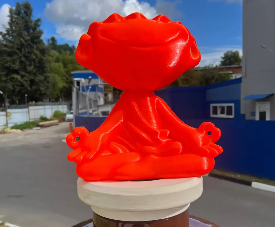 Фигура «Пельмень» с подсветкой, вид со спины