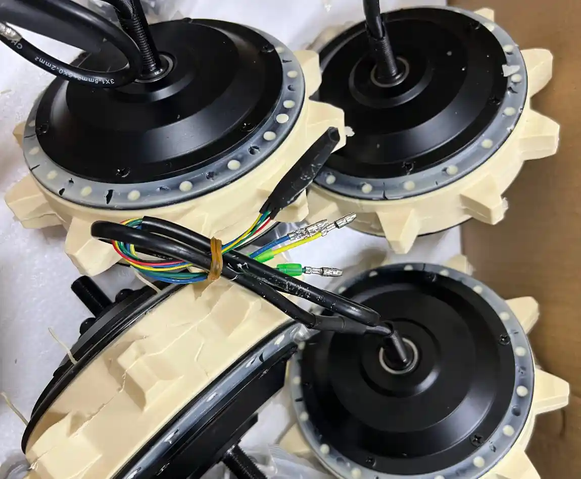 Фотография четырех готовых шестеренок 