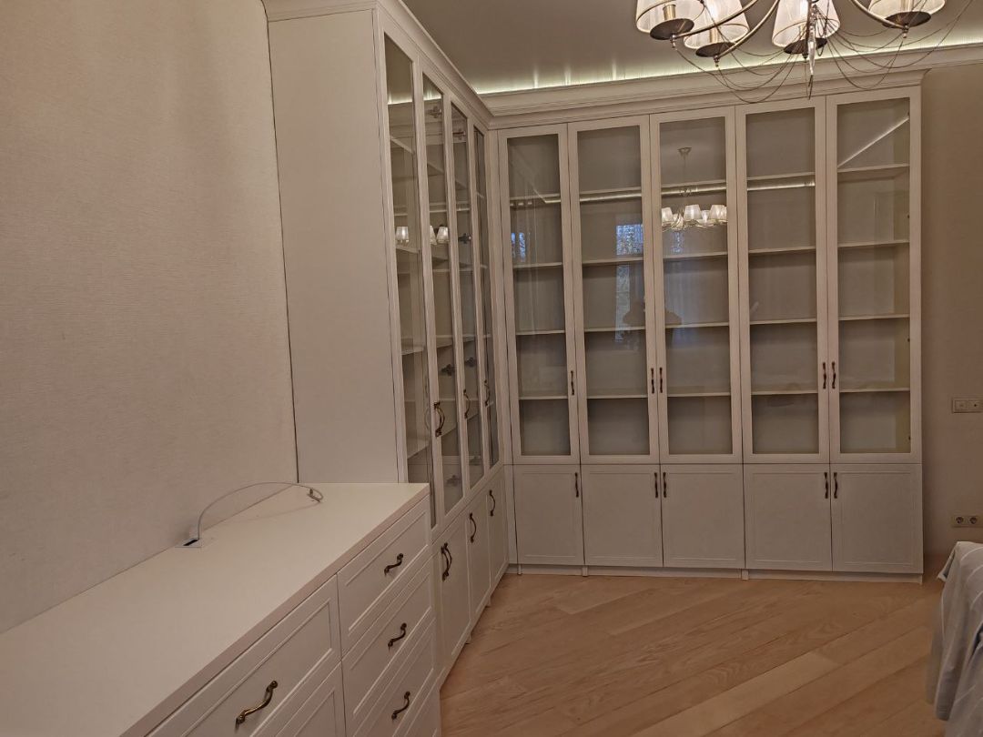 Шкаф-витрина на заказ