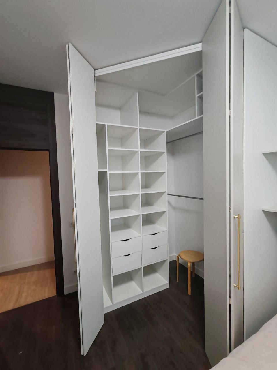 Шкаф-гардеробная