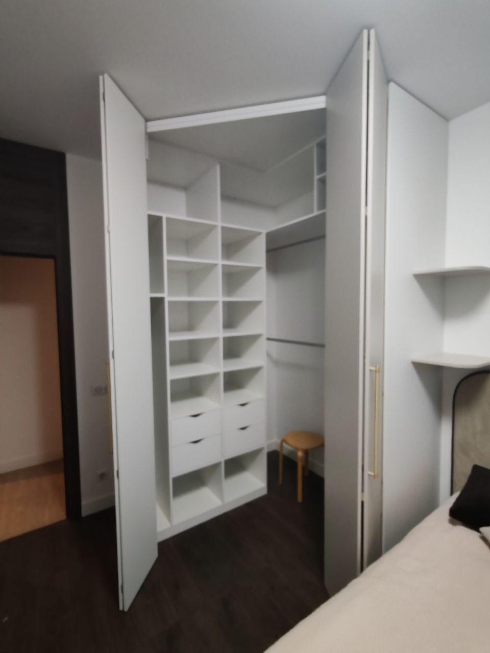 Шкаф-гардеробная