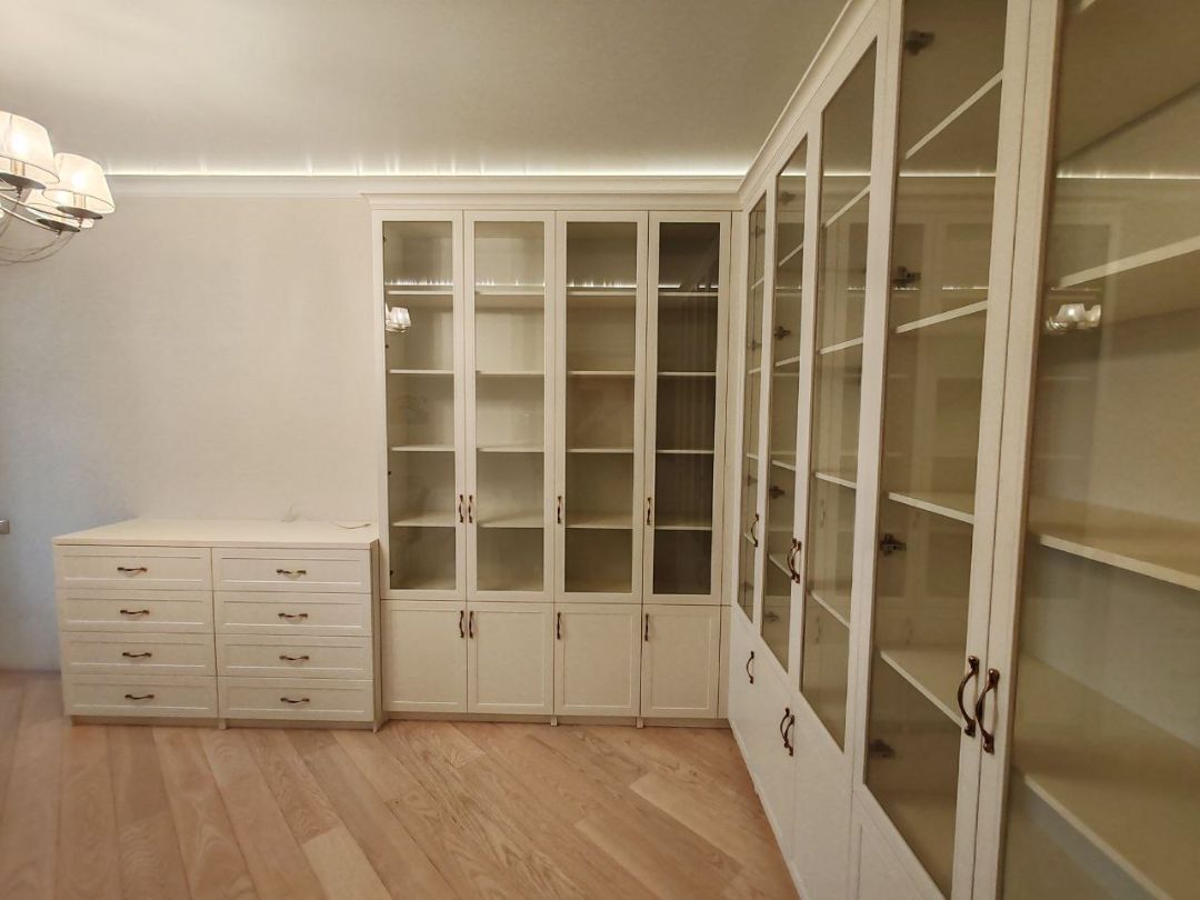 Шкаф-витрина на заказ