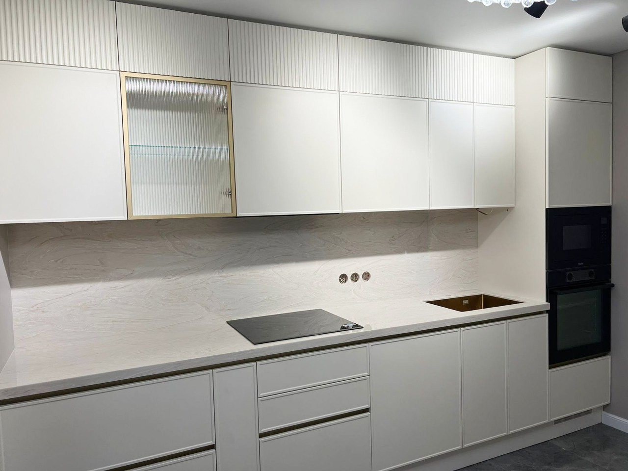 Кухня-столовая в стиле неоклассика