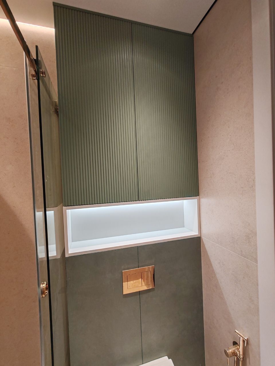 Мебель для ванной комнаты и туалета