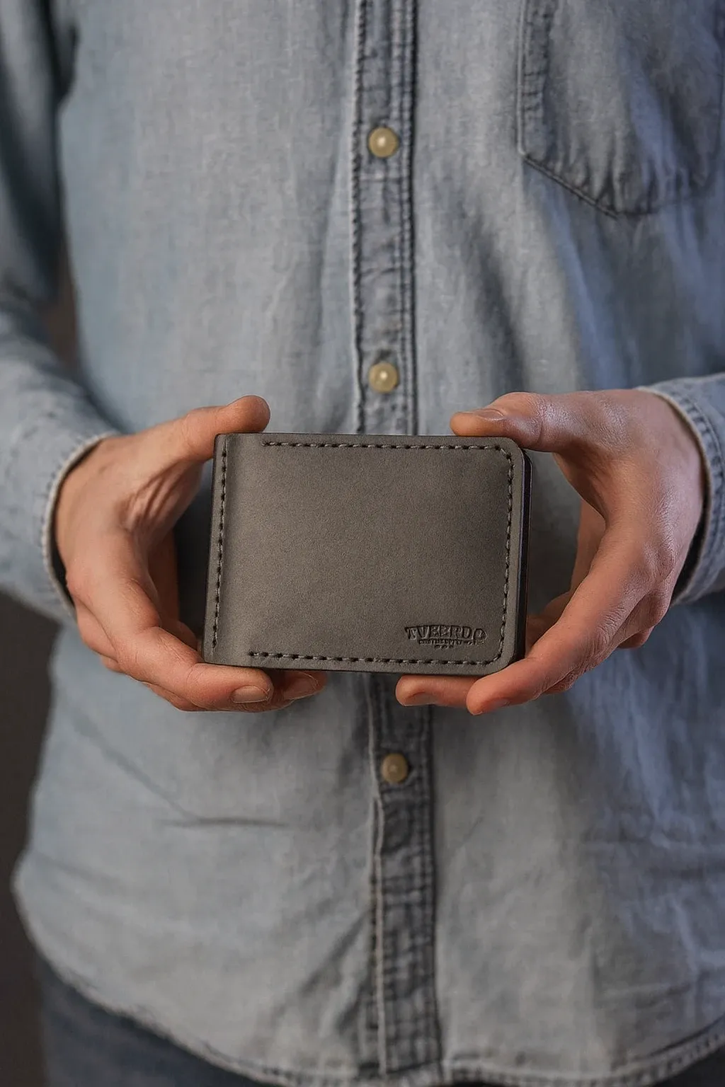 Кожаный бумажник на заказ Оргеев