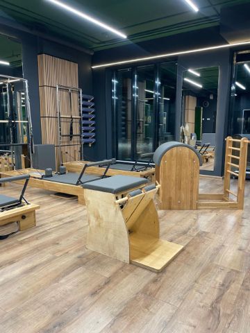 Студийный стул для пилатеса без ручек