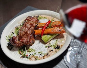 Навис - ресторан мясной кухни в Нижнем Тагиле