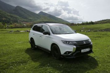 Mitsubishi Outlander 2.4 4WD в аренду — внешний вид