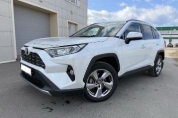 Toyota RAV4 4WD в аренду — внешний вид