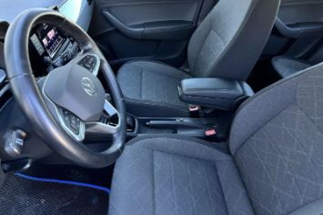 Интерьер Volkswagen Polo с автоматом