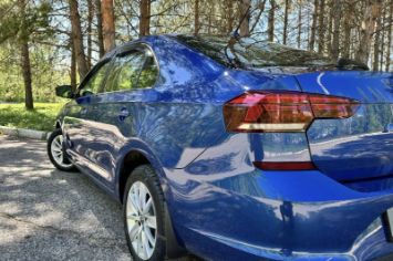 Вид сзади Volkswagen Polo