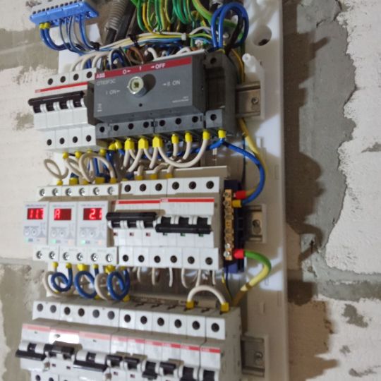 Сборка электрощита