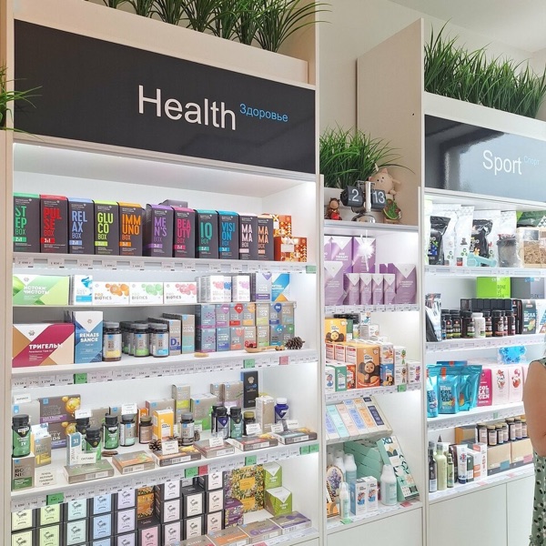 Стеллажи магазина Siberian Wellness