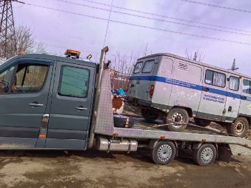 Услуги эвакуатора по Орлу и межгороду: Ливны, Мценск, Болхов, Верховье, Глазуновка, Дмитровск, Долгое, Залегощь, Колпна, Корсаково, Красная Заря, Кромы, Малоархангельск, Хомутово, Новосиль, Покровское, Змиевка, Сосково, Тросна, Нарышкино, Хотынец, Шаблыкино, Орловская область. https://yandex.ru/maps/org/uslugi_evakuatora_oryol_prigorod_trassa_mezhgorod/67214668683/