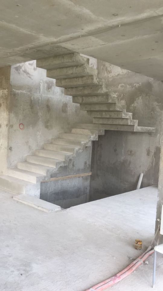 П-образная бетонная лестница  — проект в Московской области