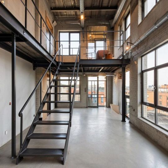 Лестницы антресольные могут быть сделаны из разных материалов