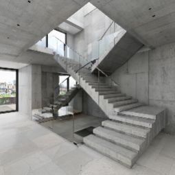Зеркальные бетонные лестницы