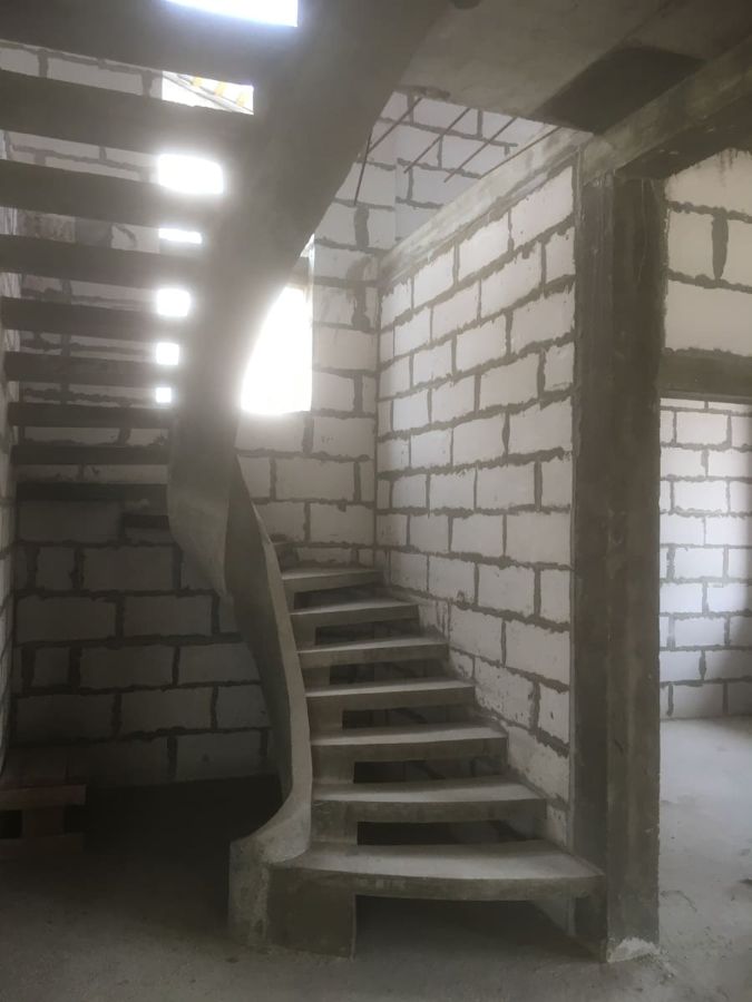 Бетонные лестницы на косоуре