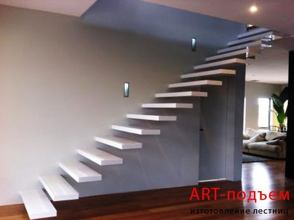 Парящие бетонные лестницы