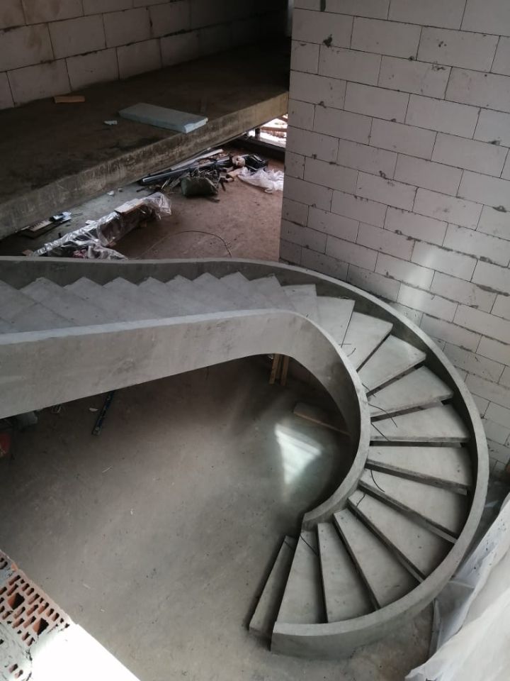 Винтовая лестница форме ракушки под Московье