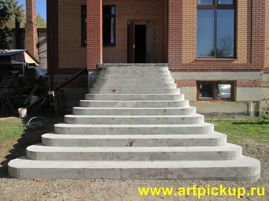 Уличные бетонные лестницы