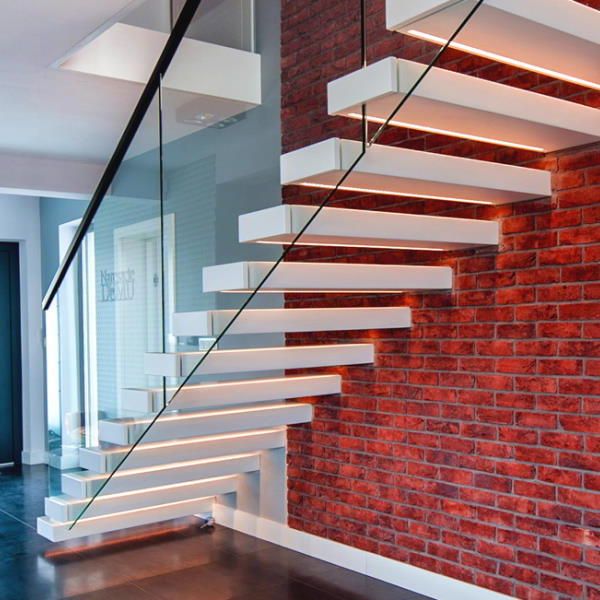 Парящие бетонные лестницы