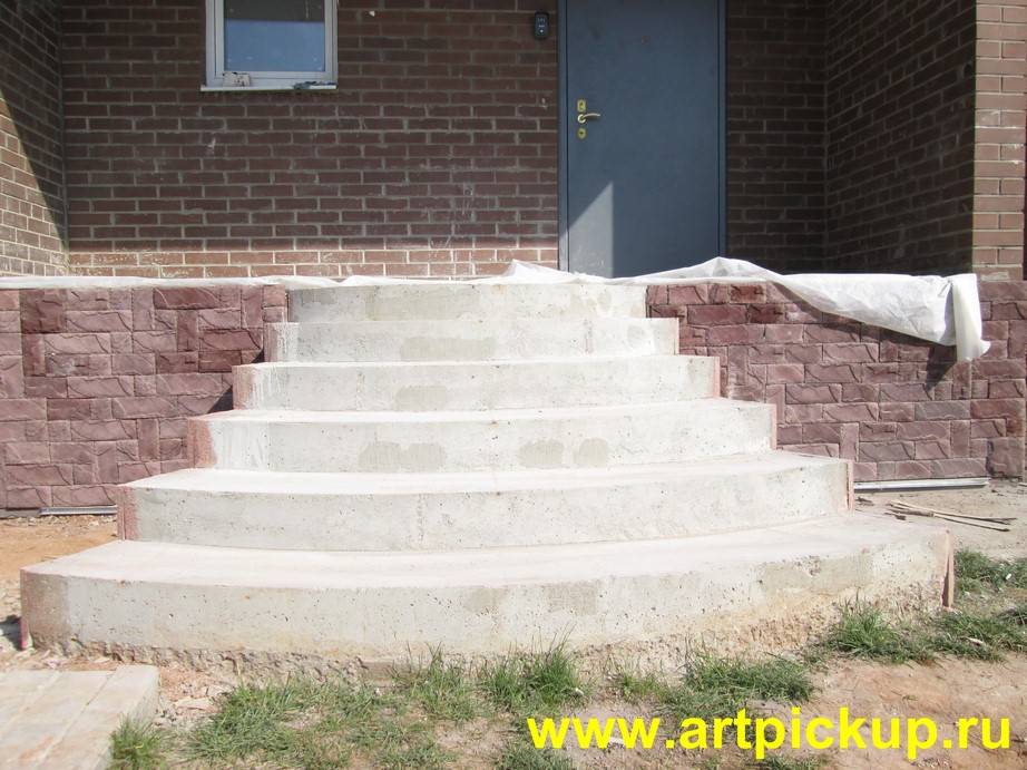 Уличные бетонные лестницы