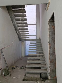 Бетонной лестницы