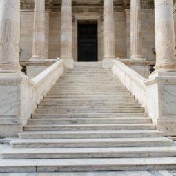 Монолитные лестницы, сочетающие красоту, прочность.