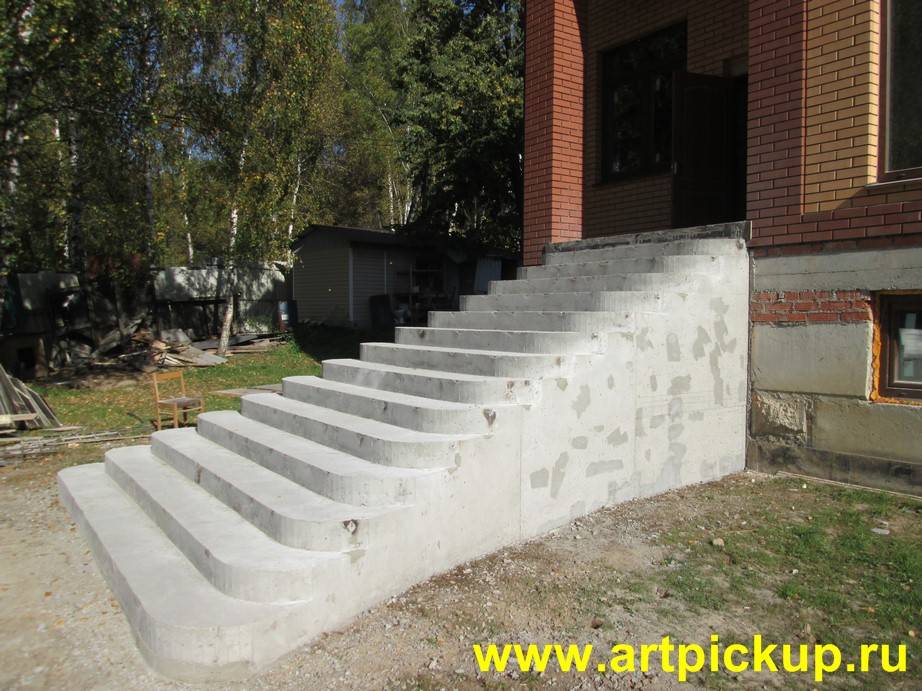 Уличные бетонные лестницы